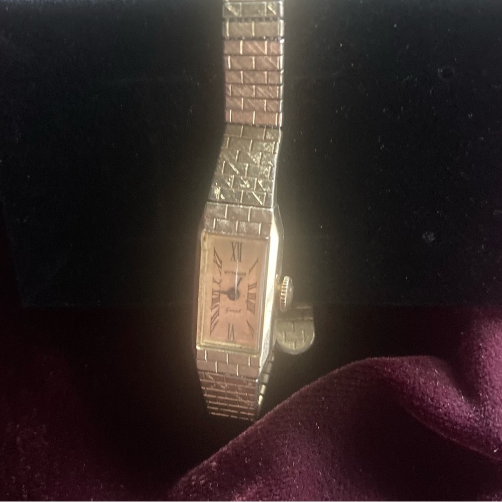 Vintage Wittnauer 3083-3w Genevé Ladies Watch Gold Tone